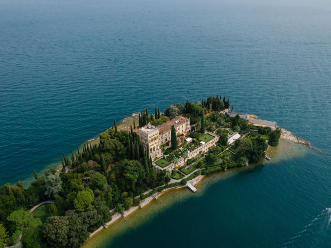 An isolated mansion