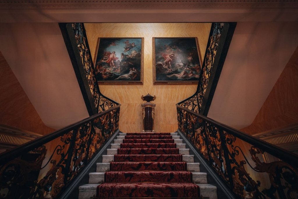 The interior of a mansion | Image Source: Pexels